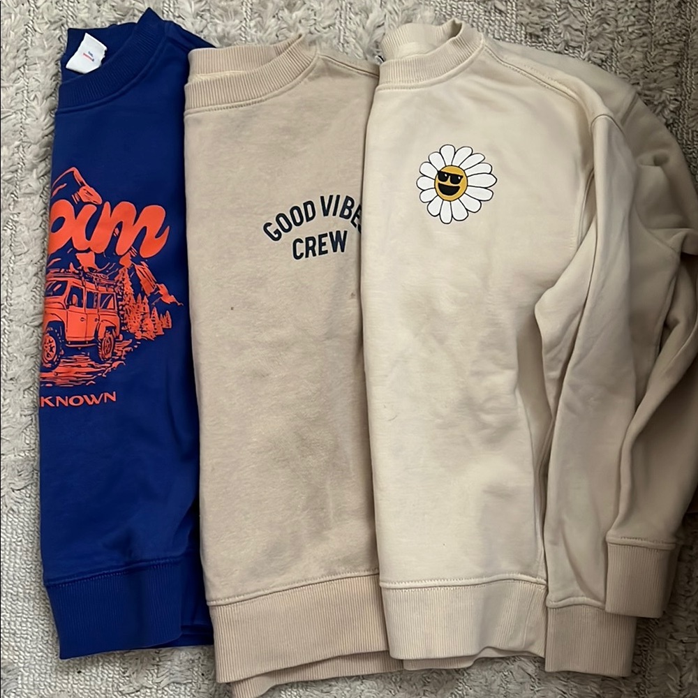 Boys size small old navy graphic sweatshirt lot